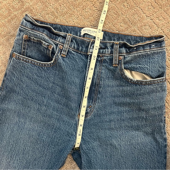 EUC Abercrombie & Fitch The '90s Relaxed Jean High Rise Size 29/8L - Picture 12 of 14